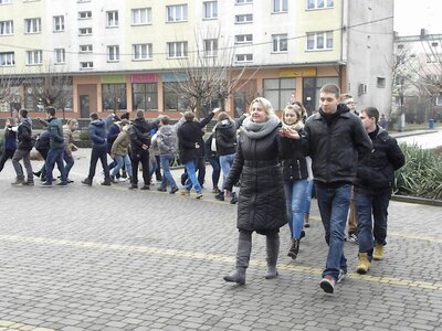 Przed Domem Kultury królował polonez.